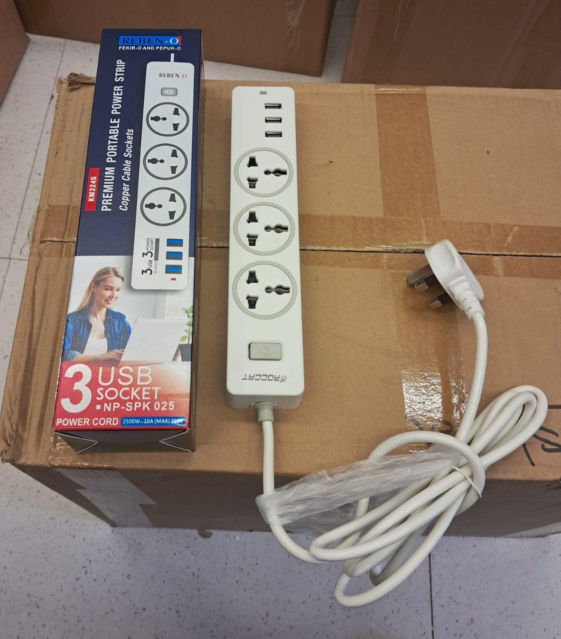 Power Strip 3M Extension Cord Universal Socket Home Office With 3 AC Outlet 3 USB Port Charger 2500W Indicator Light - Image 6