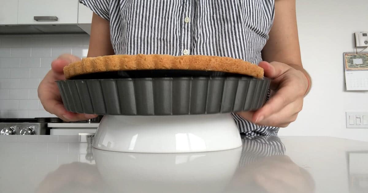 Carbon Steel Non-Stick Pie Pan - Fixed Base (24,28 & 32 CM) - Image 3