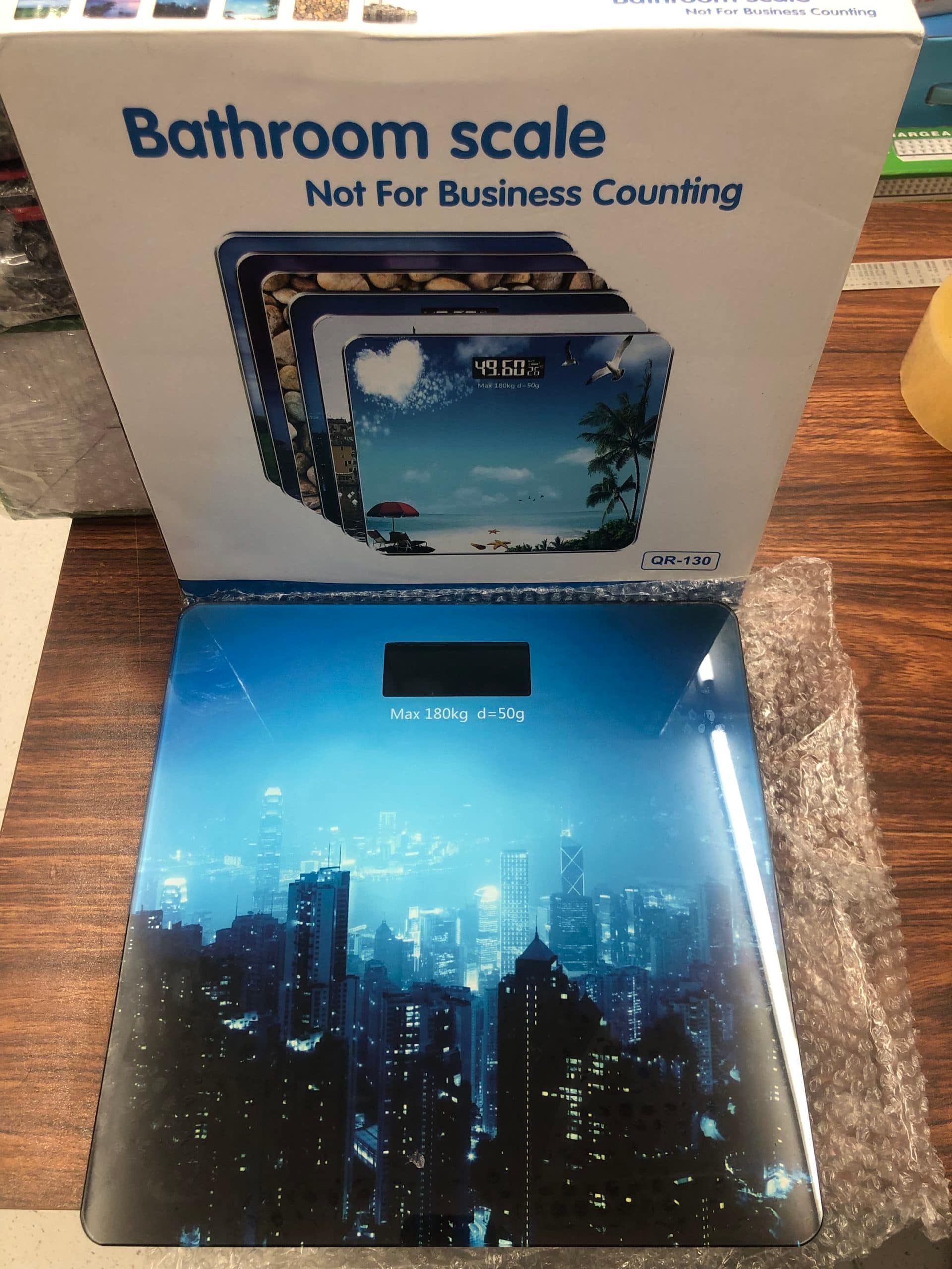 High Quality Scenic Bathroom Body weighing Scale. (Tempered Glass) - Image 2